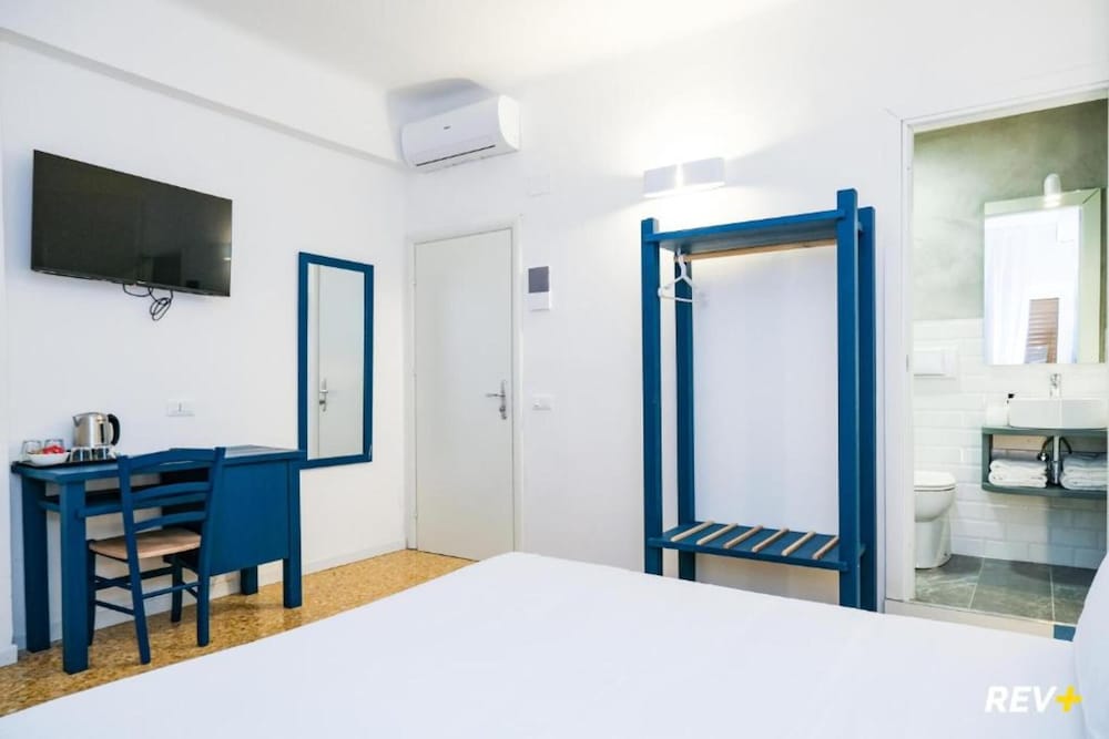 Lia Art Hotel