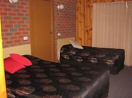Country Road Motel