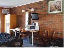 Country Road Motel