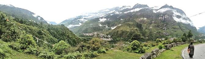 FLORET RESORT LACHUNG