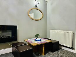 4 Bedrooms Full House Stourbridge Birmingham