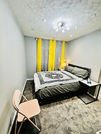 4 Bedrooms Full House Stourbridge Birmingham