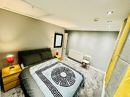 4 Bedrooms Full House Stourbridge Birmingham