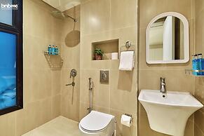 bnbmehomes-3BR Apt with Pvt Balcony-B1