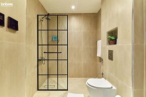 bnbmehomes-3BR Apt with Pvt Balcony-B1
