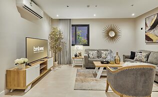 bnbmehomes-3BR Apt with Pvt Balcony-B1