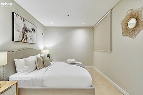 bnbmehomes-3BR Apt with Pvt Balcony-B1