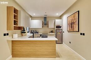 bnbmehomes-3BR Apt with Pvt Balcony-B1