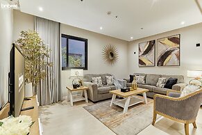 bnbmehomes-3BR Apt with Pvt Balcony-B1