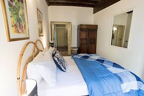 Trevi Fountain Apartment