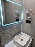 Azure Hotel Dhermi