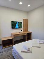 Azure Hotel Dhermi