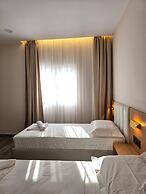 Azure Hotel Dhermi
