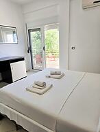 Azure Hotel Dhermi