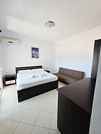 Azure Hotel Dhermi