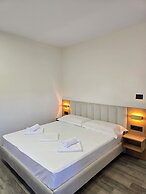 Azure Hotel Dhermi