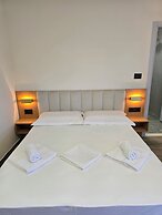 Azure Hotel Dhermi