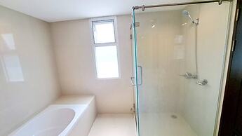 5C - 2 Bedroom Downtown Apartment With Shared Pool