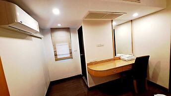 5C - 2 Bedroom Downtown Apartment With Shared Pool