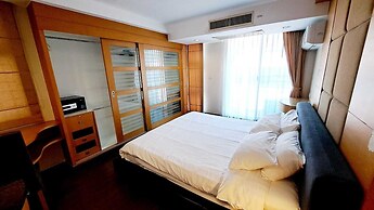 5C - 2 Bedroom Downtown Apartment With Shared Pool