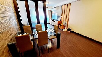 5C - 2 Bedroom Downtown Apartment With Shared Pool