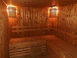 5C - 2 Bedroom Downtown Apartment With Shared Pool