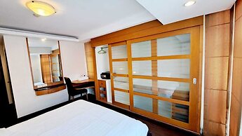 5C - 2 Bedroom Downtown Apartment With Shared Pool