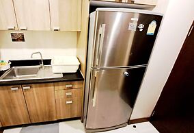 5C - 2 Bedroom Downtown Apartment With Shared Pool
