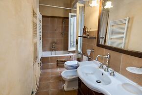 Estate4home - Trevi Fountain Apartment