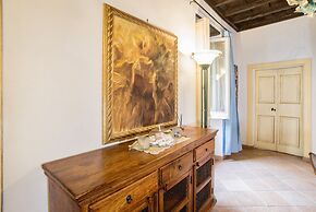 Estate4home - Trevi Fountain Apartment