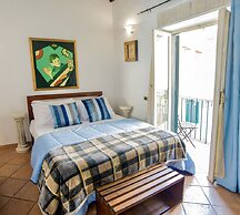 Estate4home - Trevi Fountain Apartment