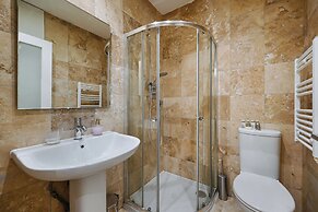 Avari Apartments – Gray’s Collection