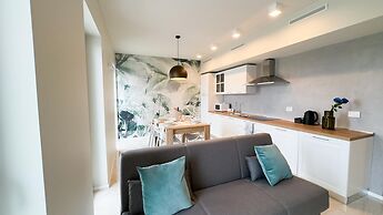 Fairmont Seafront Acquamarine Suite by Ca-sa Check