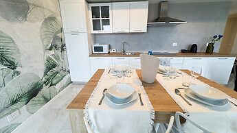Fairmont Seafront Acquamarine Suite by Ca-sa Check