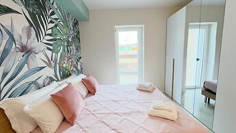 Fairmont Seafront Flamingo Suite by Ca-sa Check