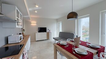 Fairmont Seafront Flamingo Suite by Ca-sa Check
