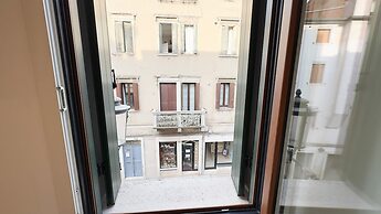 Maison Studio 2 by Ca-sa Check