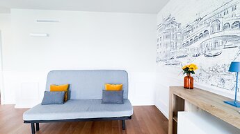 Fairmont Seafront Venice Suite by Ca-sa Chec