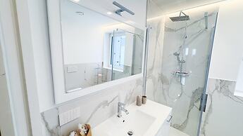Fairmont Seafront Venice Suite by Ca-sa Chec