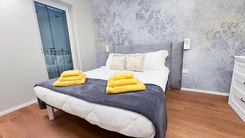 Fairmont Seafront Venice Suite by Ca-sa Chec