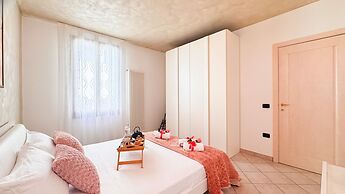 Lady Teresa Apartment by Ca-sa Check