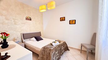 Lady Teresa Apartment by Ca-sa Check