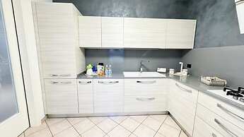 Lady Teresa Apartment by Ca-sa Check