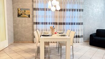 Lady Teresa Apartment by Ca-sa Check