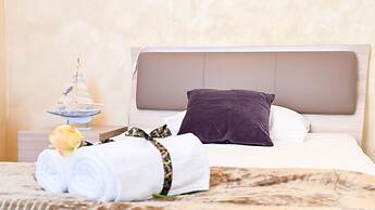 Lady Teresa Apartment by Ca-sa Check