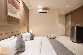 The Lodgers Luxury Hotel Near GolfCourse