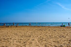 Charming Flat With Shared Pool - Beahost