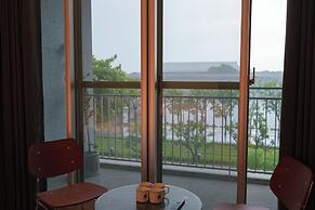 PAPO'A HARBOR HOTEL