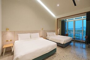 PAPO'A HARBOR HOTEL