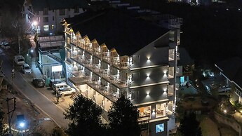 Hyacinth Hotel